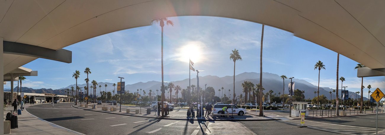 Palm Springs Airport
Vista