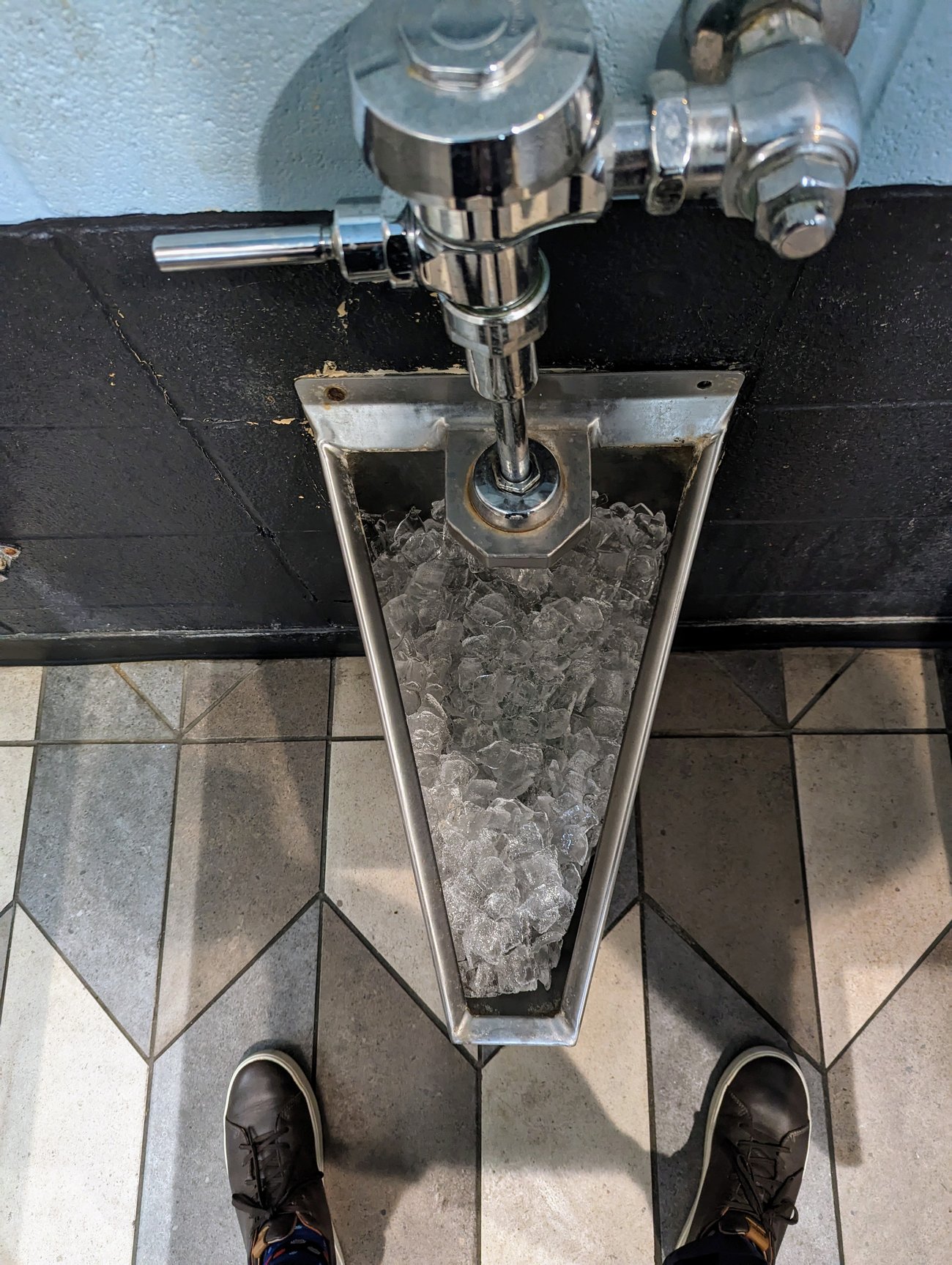 Iced Urinal Iced Urinal